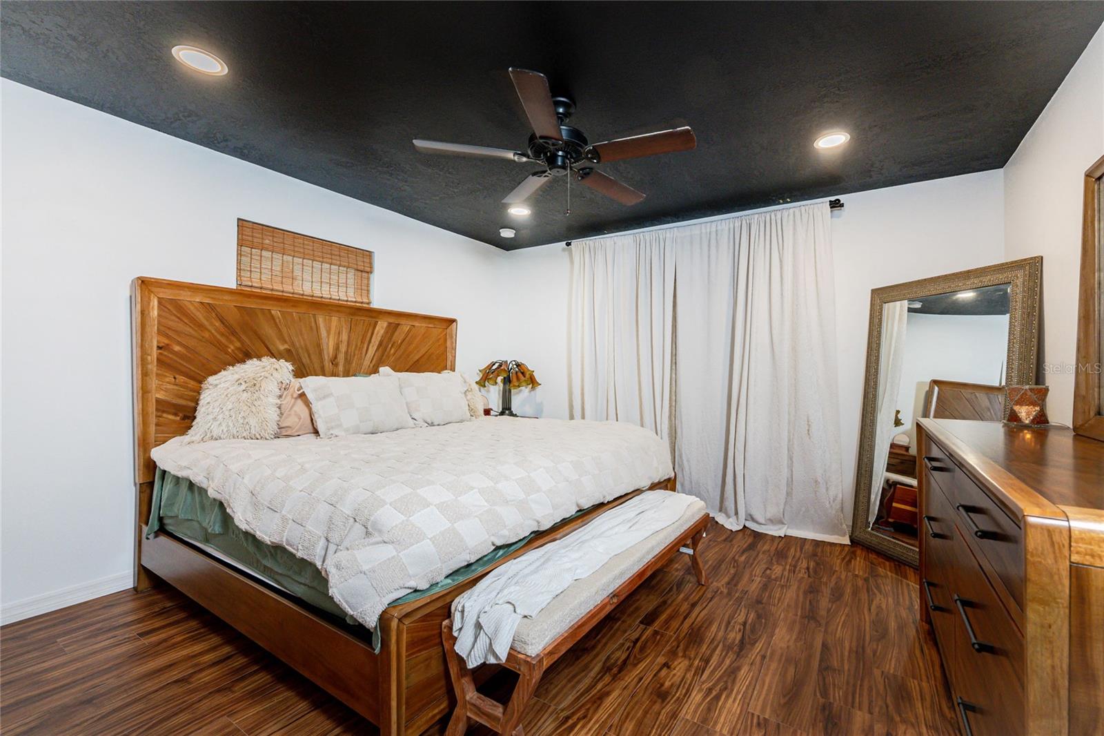 Image 20 of 56 For 3129 Banyan Way