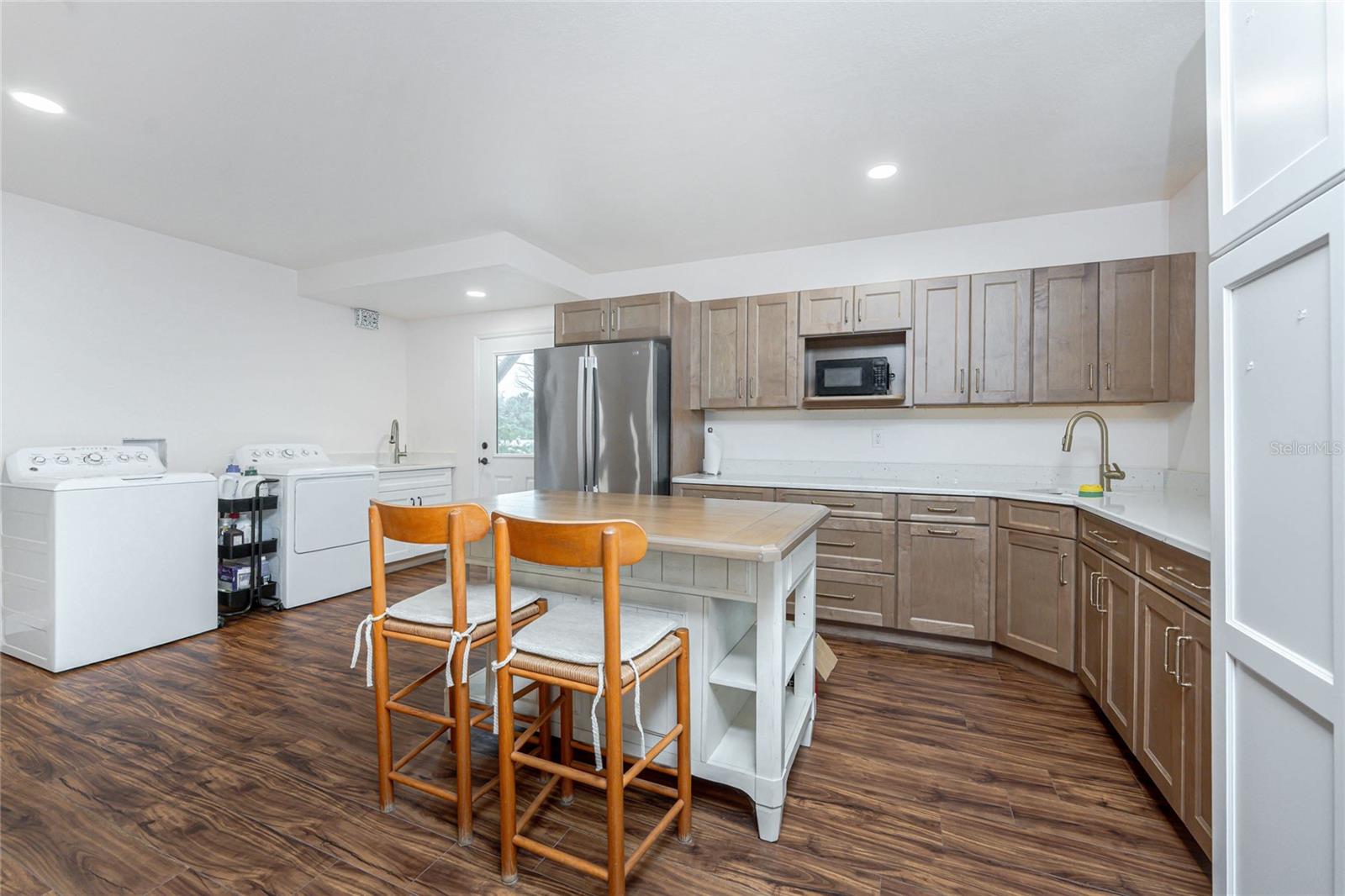 Image 23 of 56 For 3129 Banyan Way