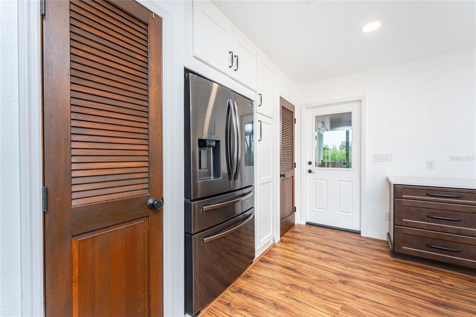 Image 24 of 56 For 3129 Banyan Way