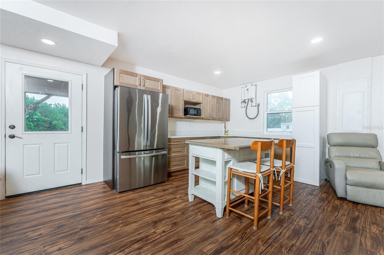 Image 27 of 56 For 3129 Banyan Way