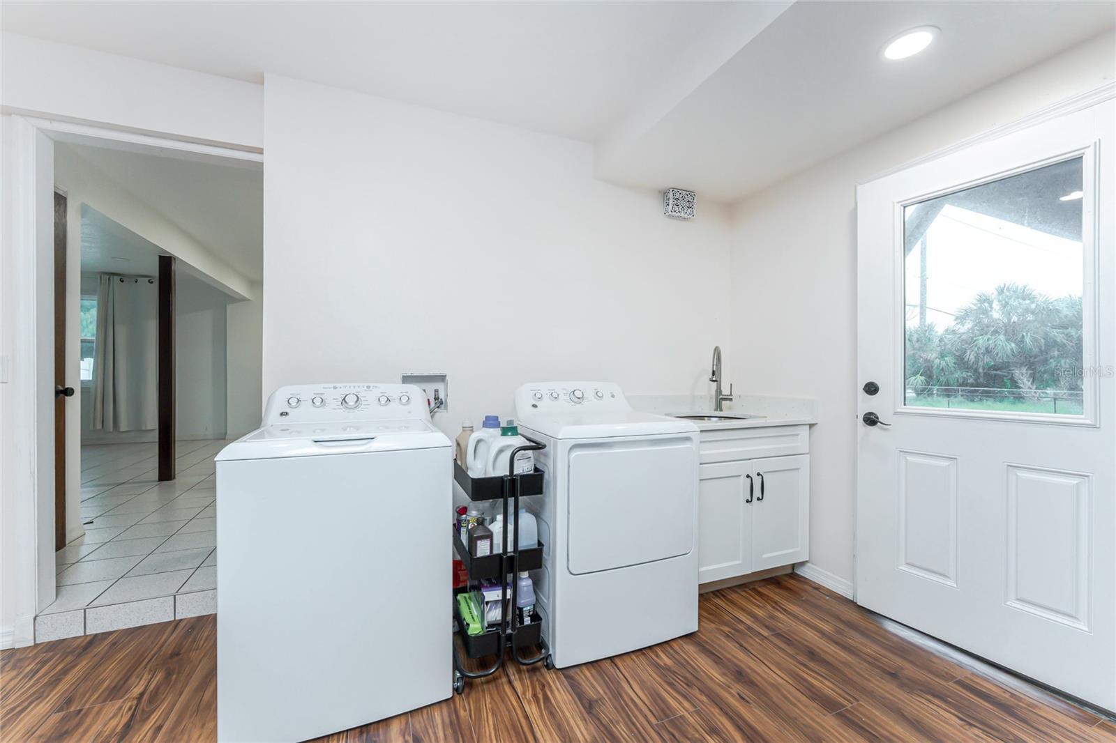 Image 29 of 56 For 3129 Banyan Way