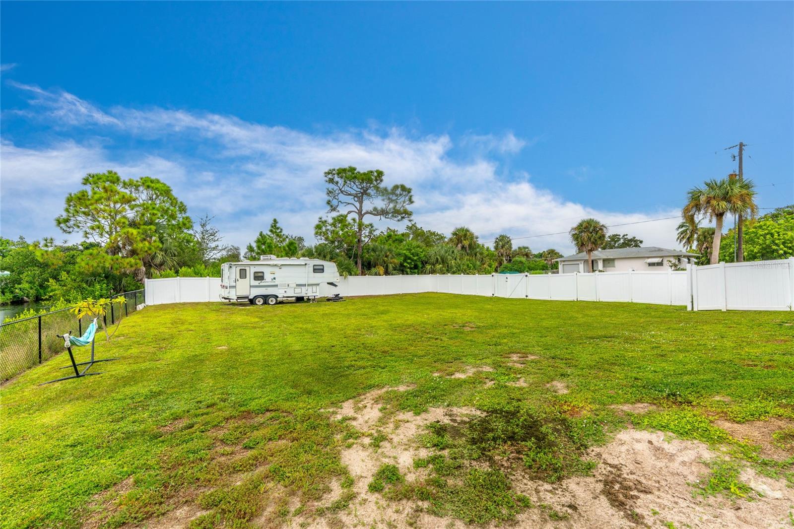 Image 35 of 56 For 3129 Banyan Way