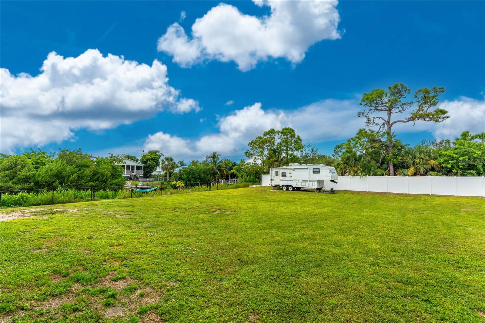 Image 42 of 56 For 3129 Banyan Way