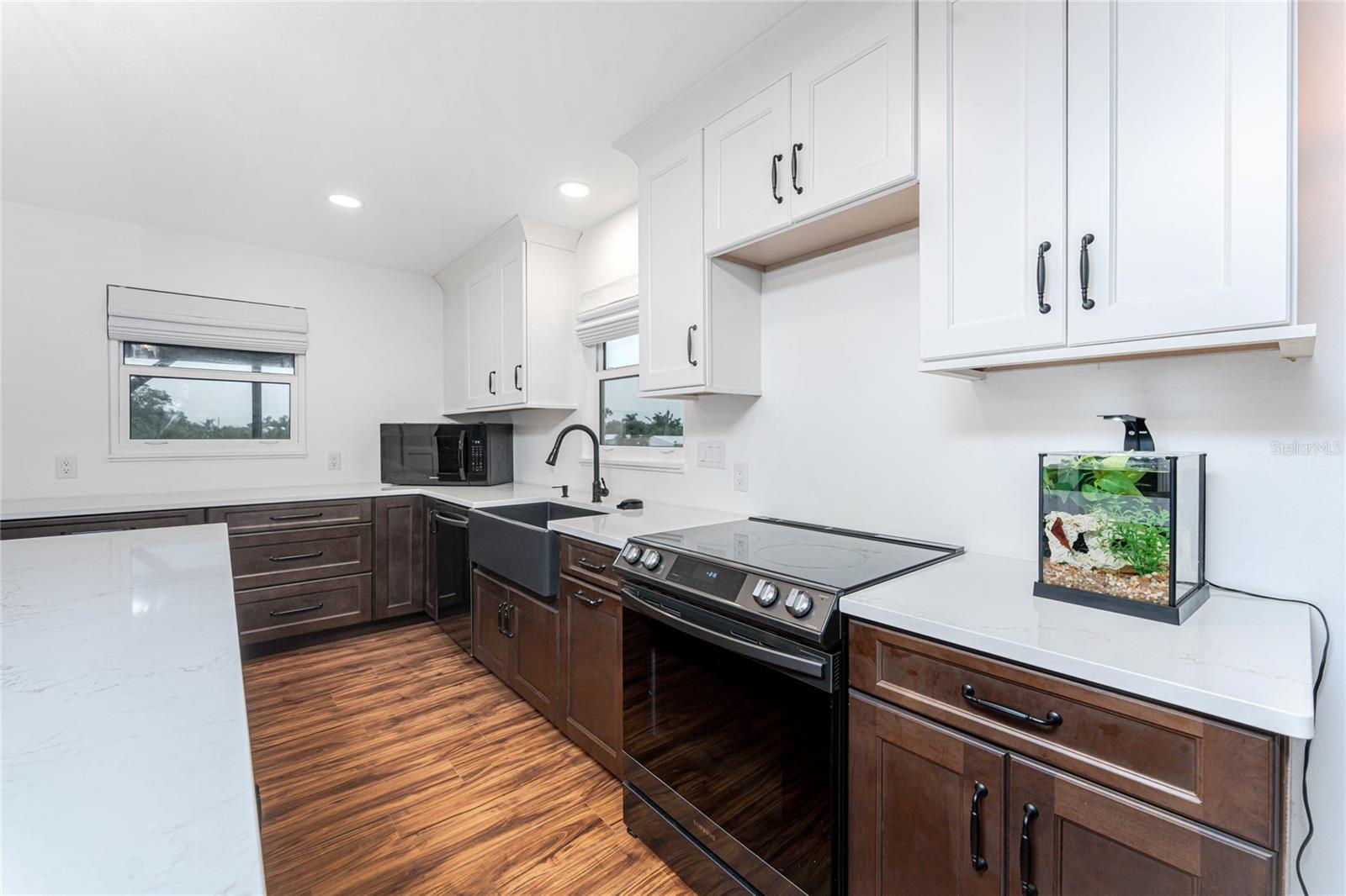 Image 6 of 56 For 3129 Banyan Way