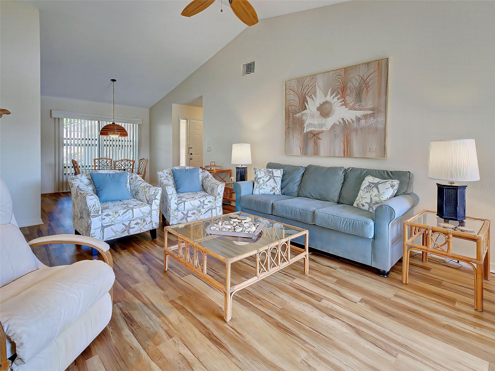 Image 17 of 74 For 220 Southampton Drive  325