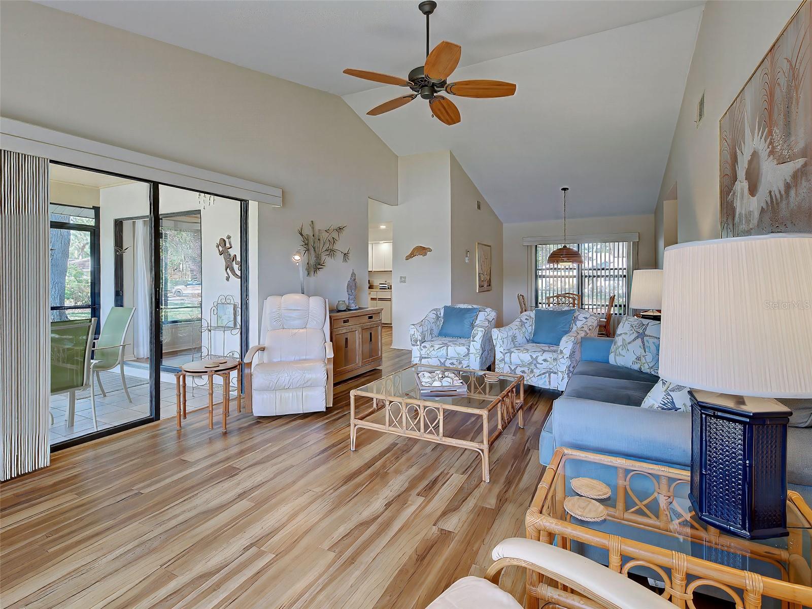 Image 19 of 74 For 220 Southampton Drive  325