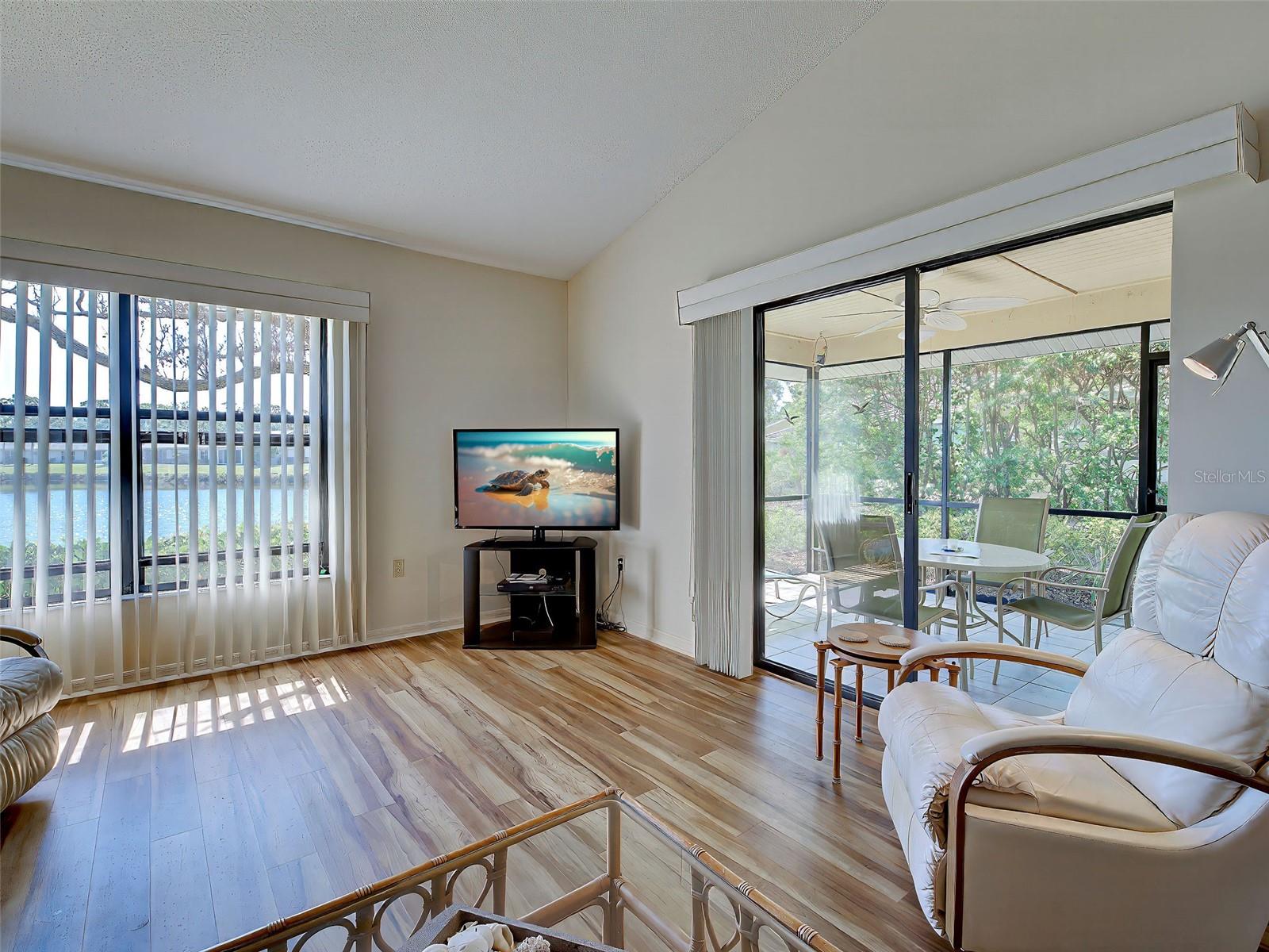 Image 20 of 74 For 220 Southampton Drive  325