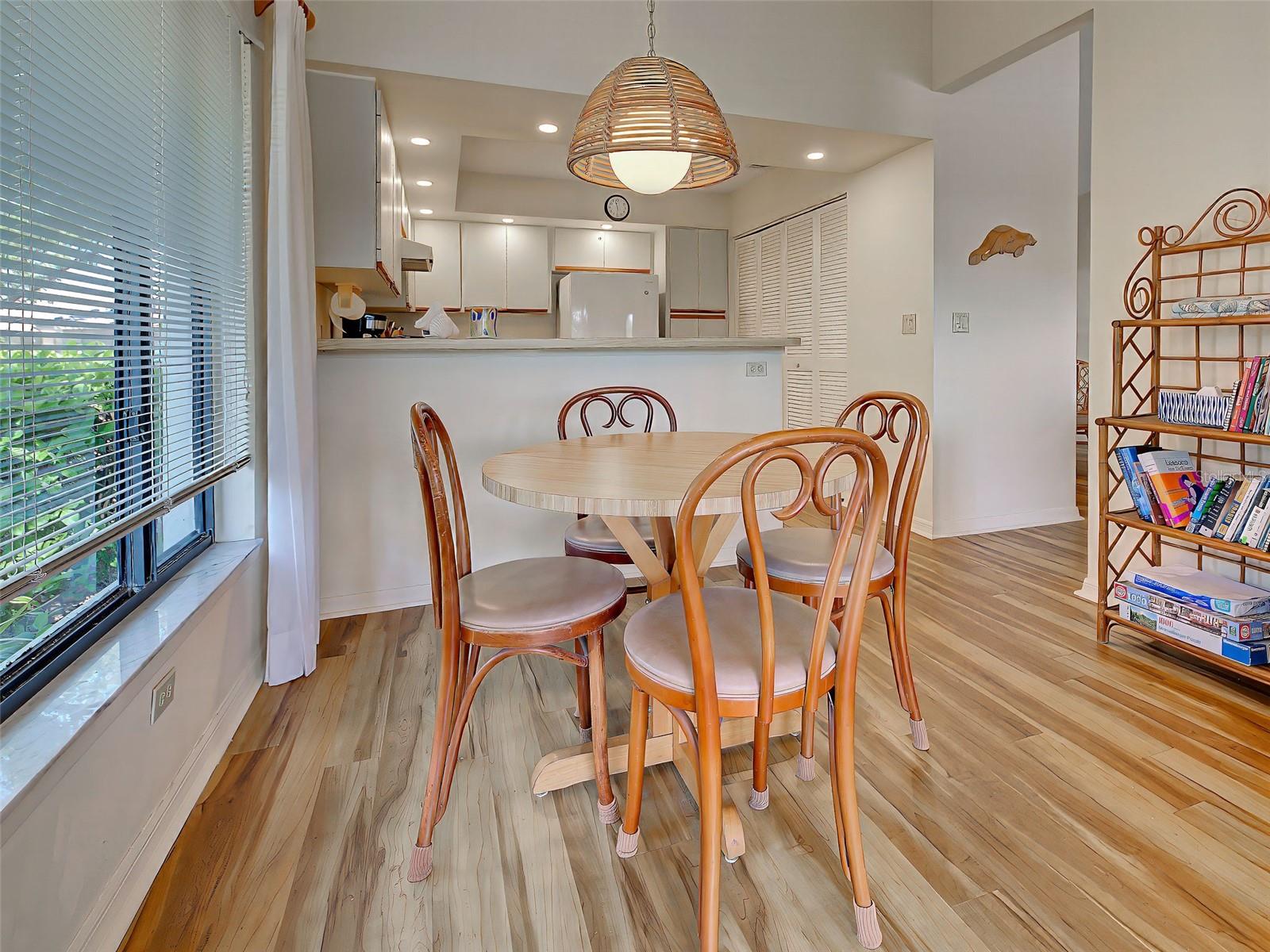 Image 26 of 74 For 220 Southampton Drive  325