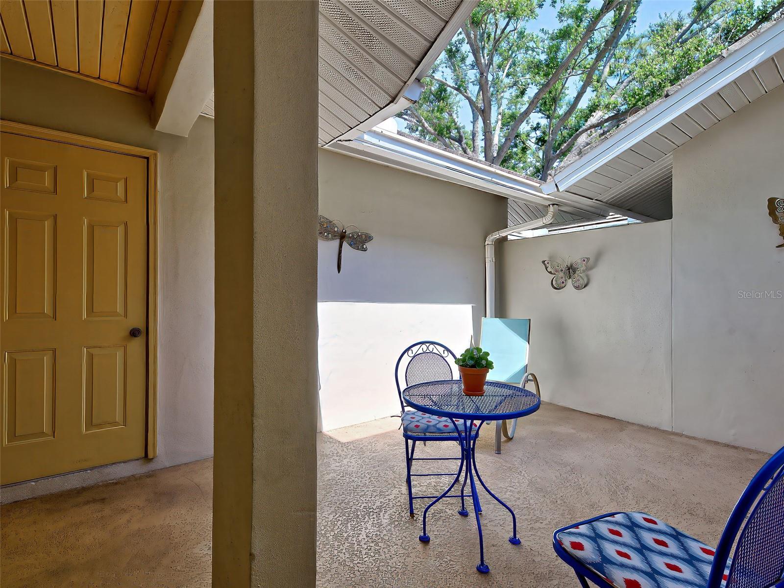 Image 29 of 74 For 220 Southampton Drive  325