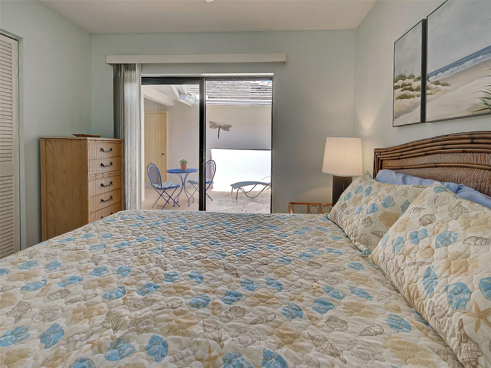 Image 31 of 74 For 220 Southampton Drive  325