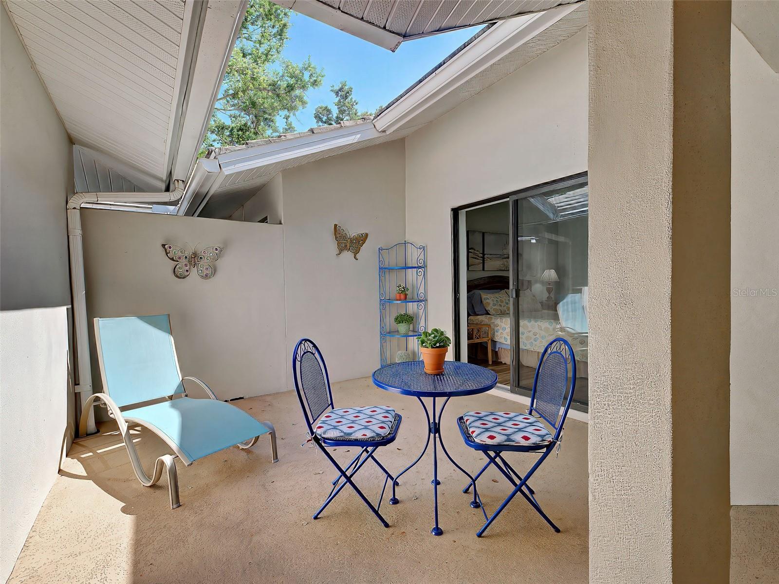 Image 33 of 74 For 220 Southampton Drive  325