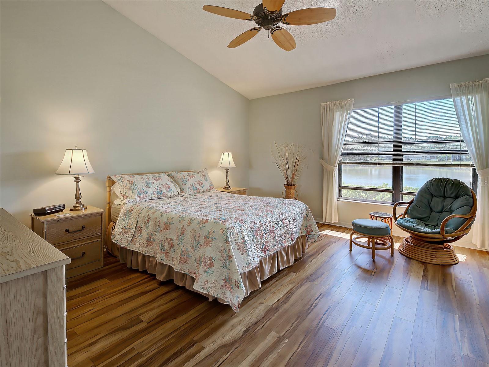 Image 34 of 74 For 220 Southampton Drive  325