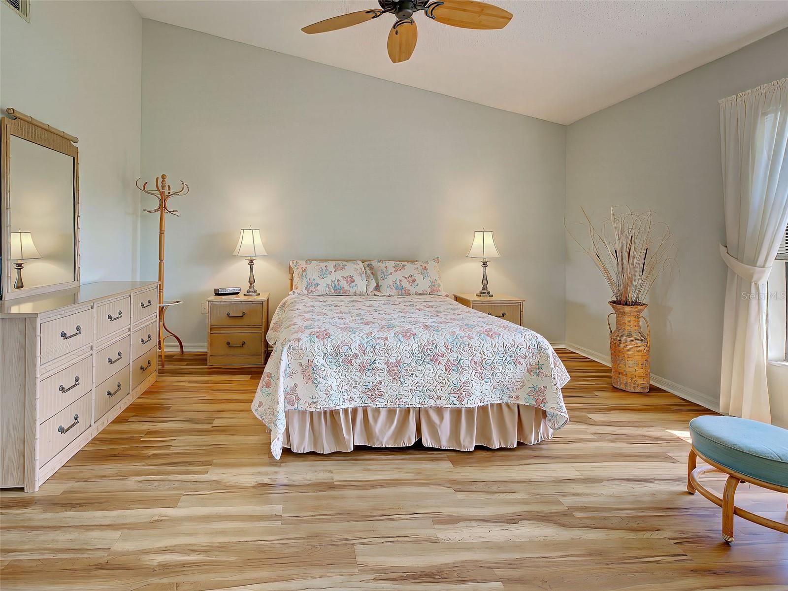 Image 35 of 74 For 220 Southampton Drive  325