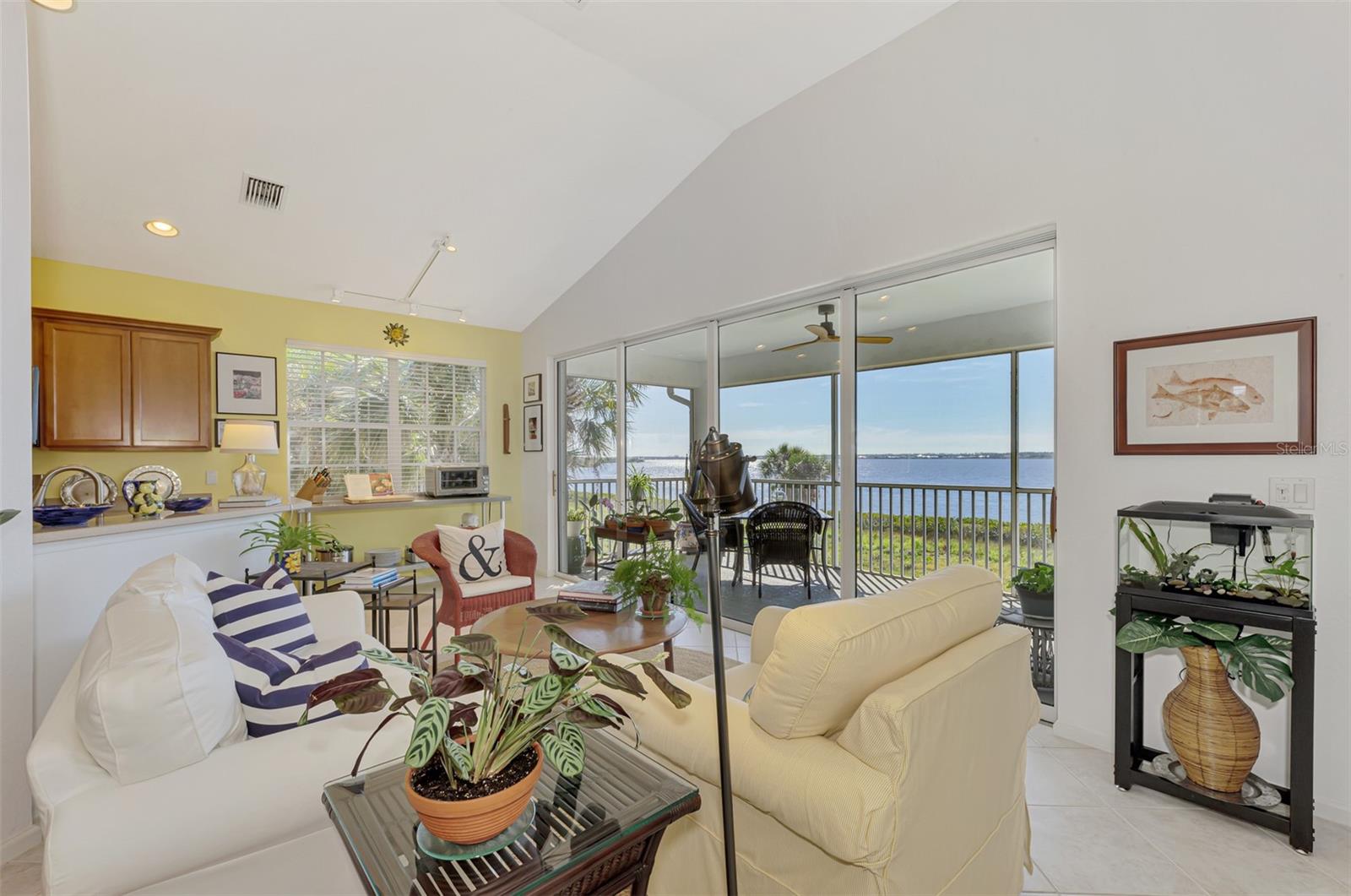 Image 13 of 75 For 4628 Club Drive H201