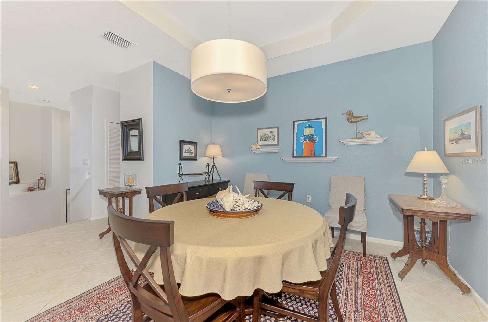 Image 24 of 75 For 4628 Club Drive H201