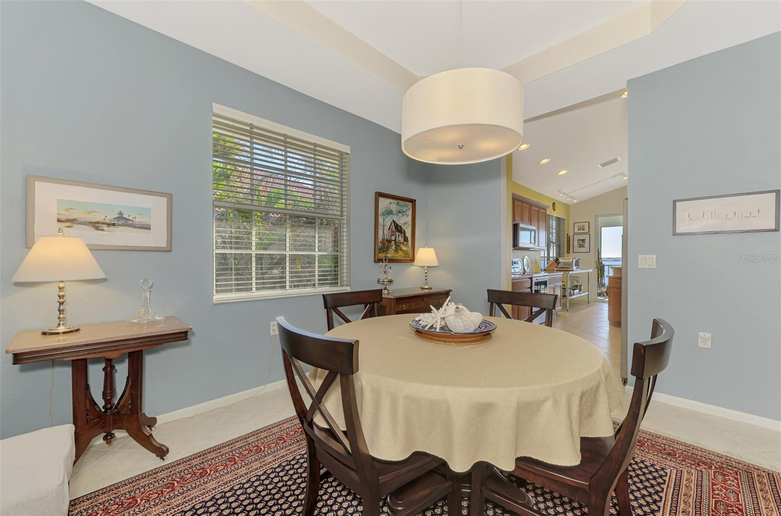 Image 25 of 75 For 4628 Club Drive H201