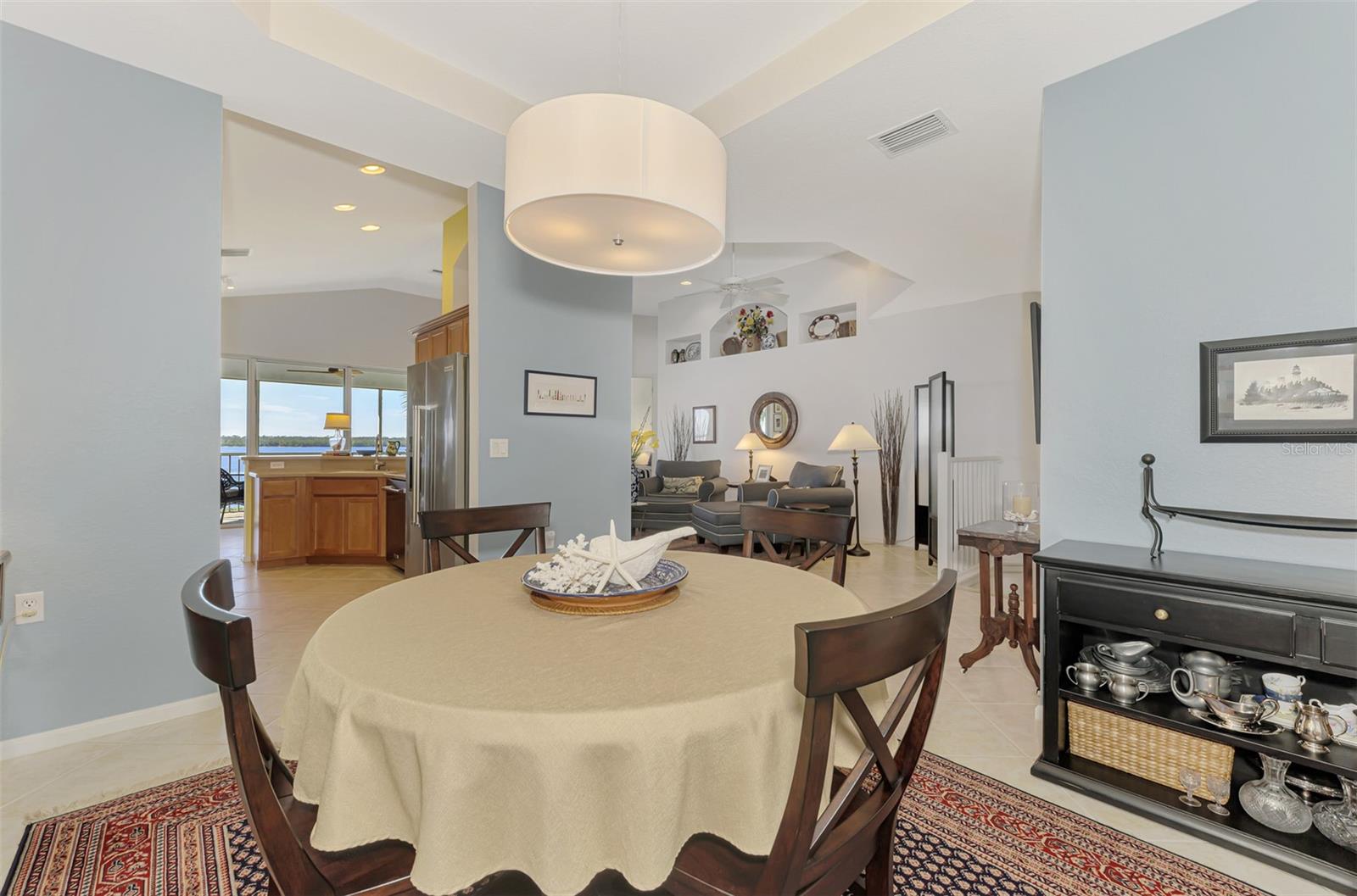 Image 26 of 75 For 4628 Club Drive H201