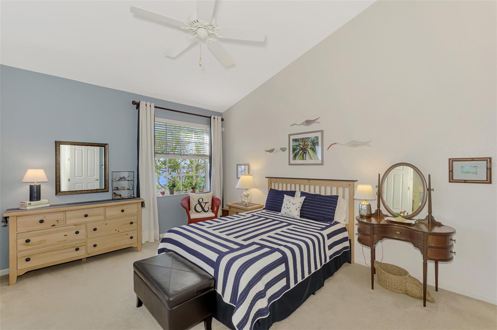 Image 27 of 75 For 4628 Club Drive H201