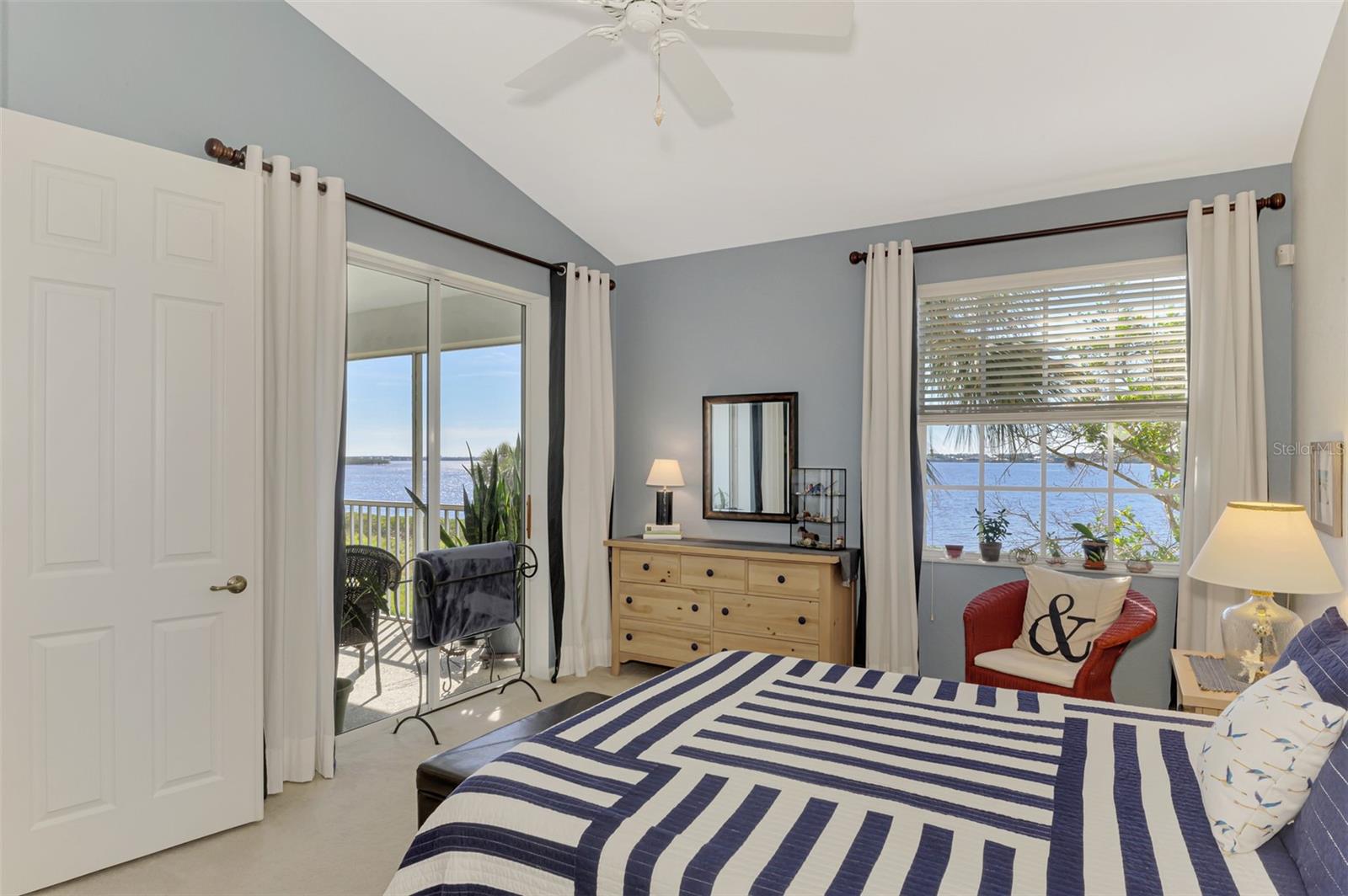 Image 28 of 75 For 4628 Club Drive H201