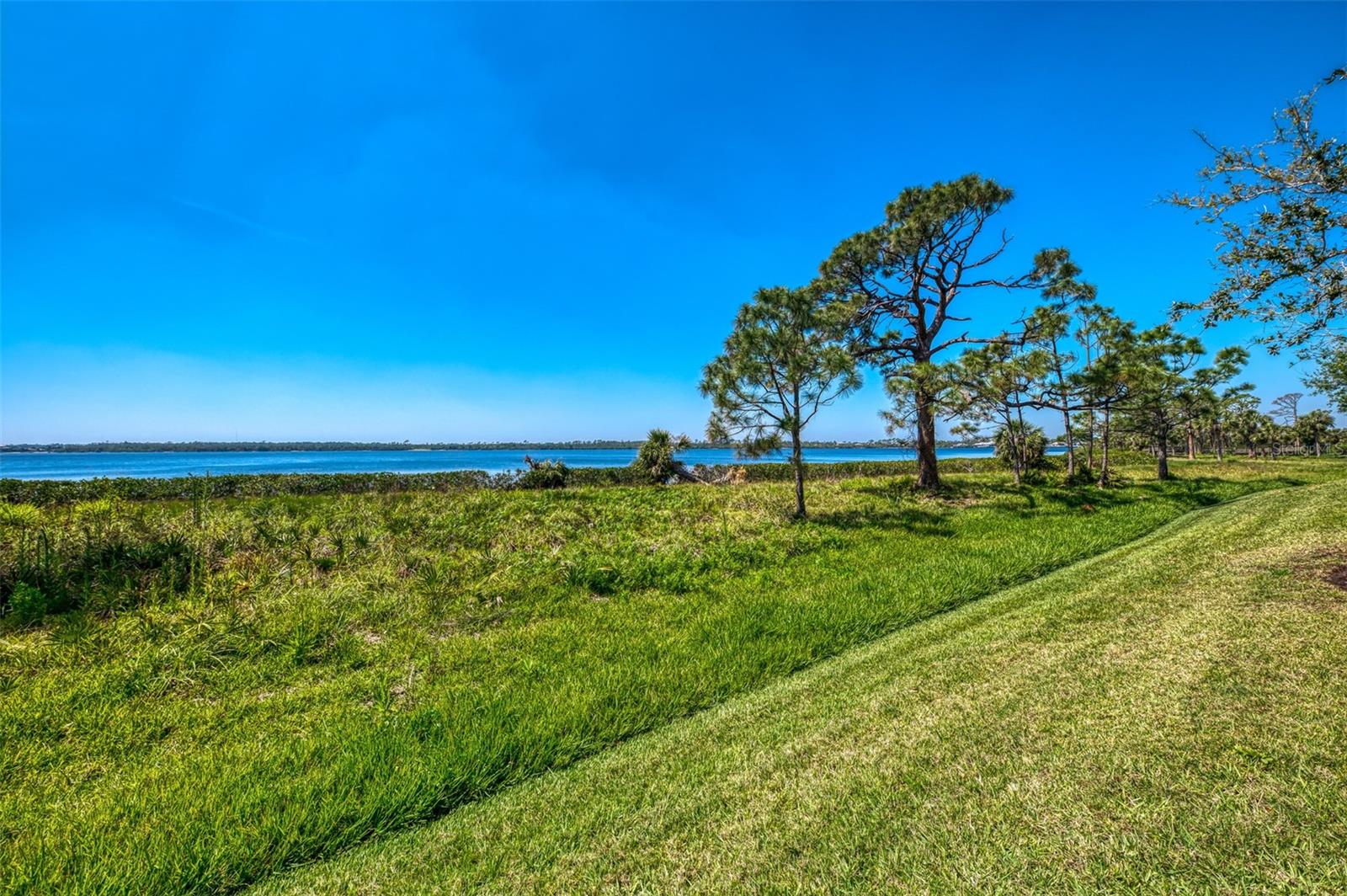 Image 47 of 82 For 4692 Club Drive 101