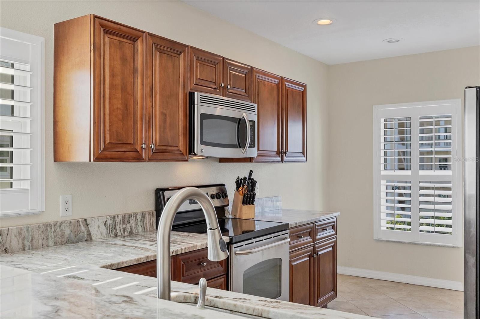 Image 11 of 40 For 8413 Placida Road 308