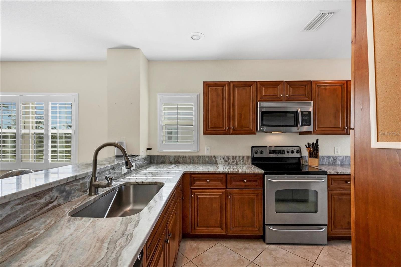 Image 12 of 40 For 8413 Placida Road 308