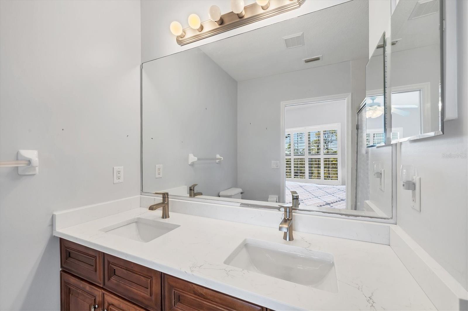 Image 18 of 40 For 8413 Placida Road 308
