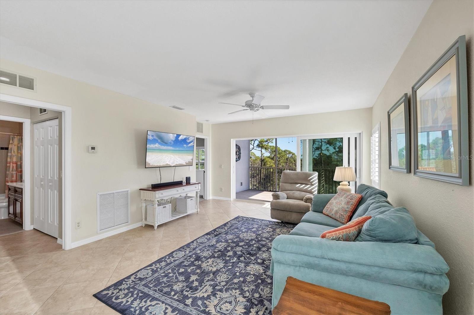 Image 6 of 40 For 8413 Placida Road 308