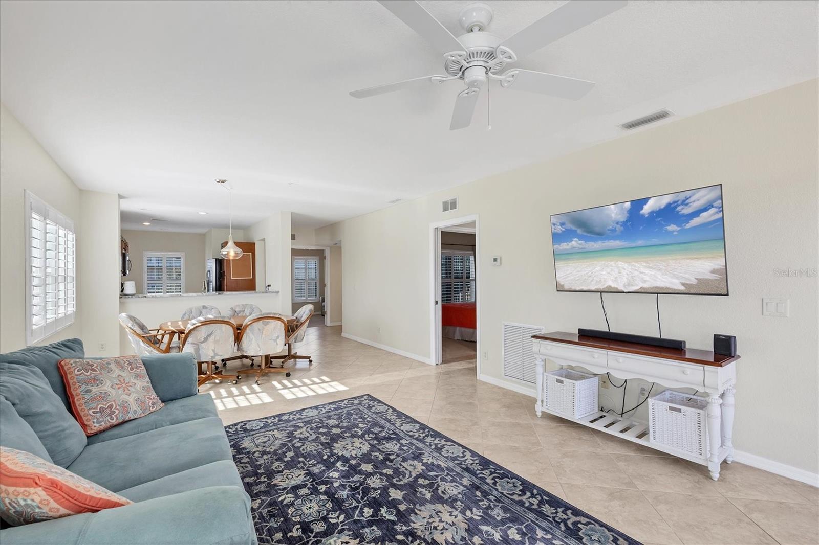 Image 8 of 40 For 8413 Placida Road 308