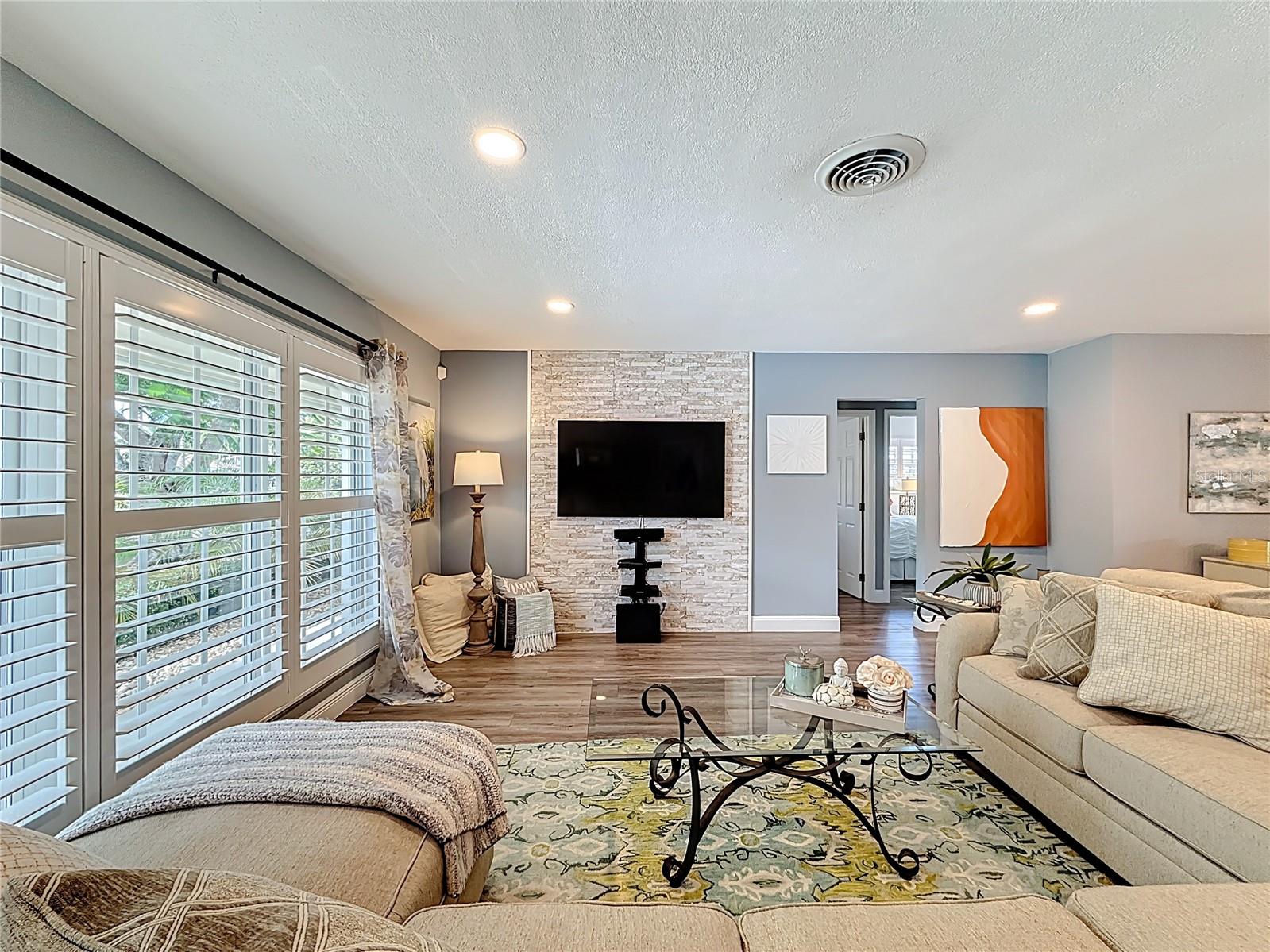 Image 9 of 79 For 1631 60th Street