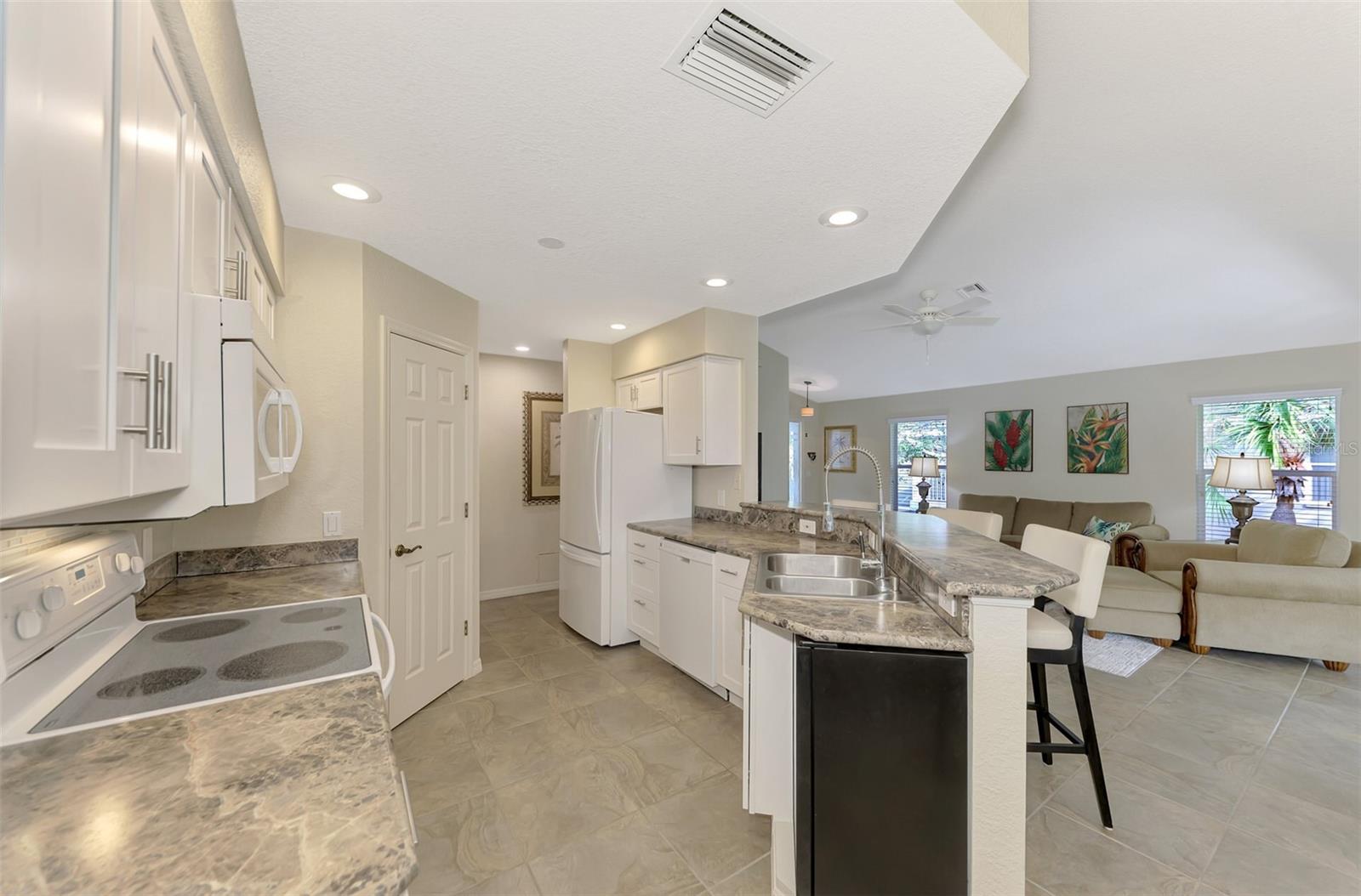 Image 14 of 66 For 14049 Willow Glen Court 242