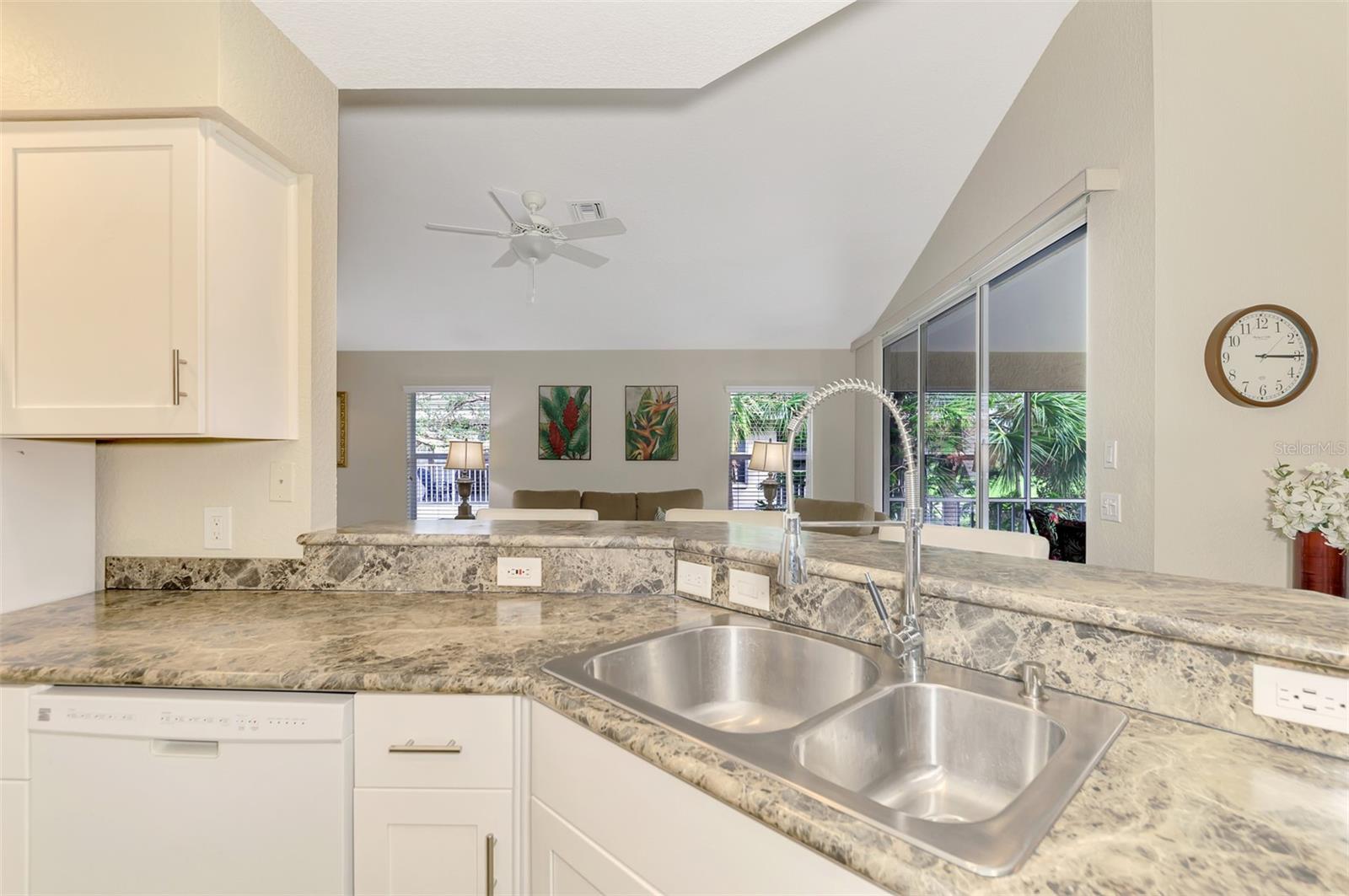Image 17 of 66 For 14049 Willow Glen Court 242