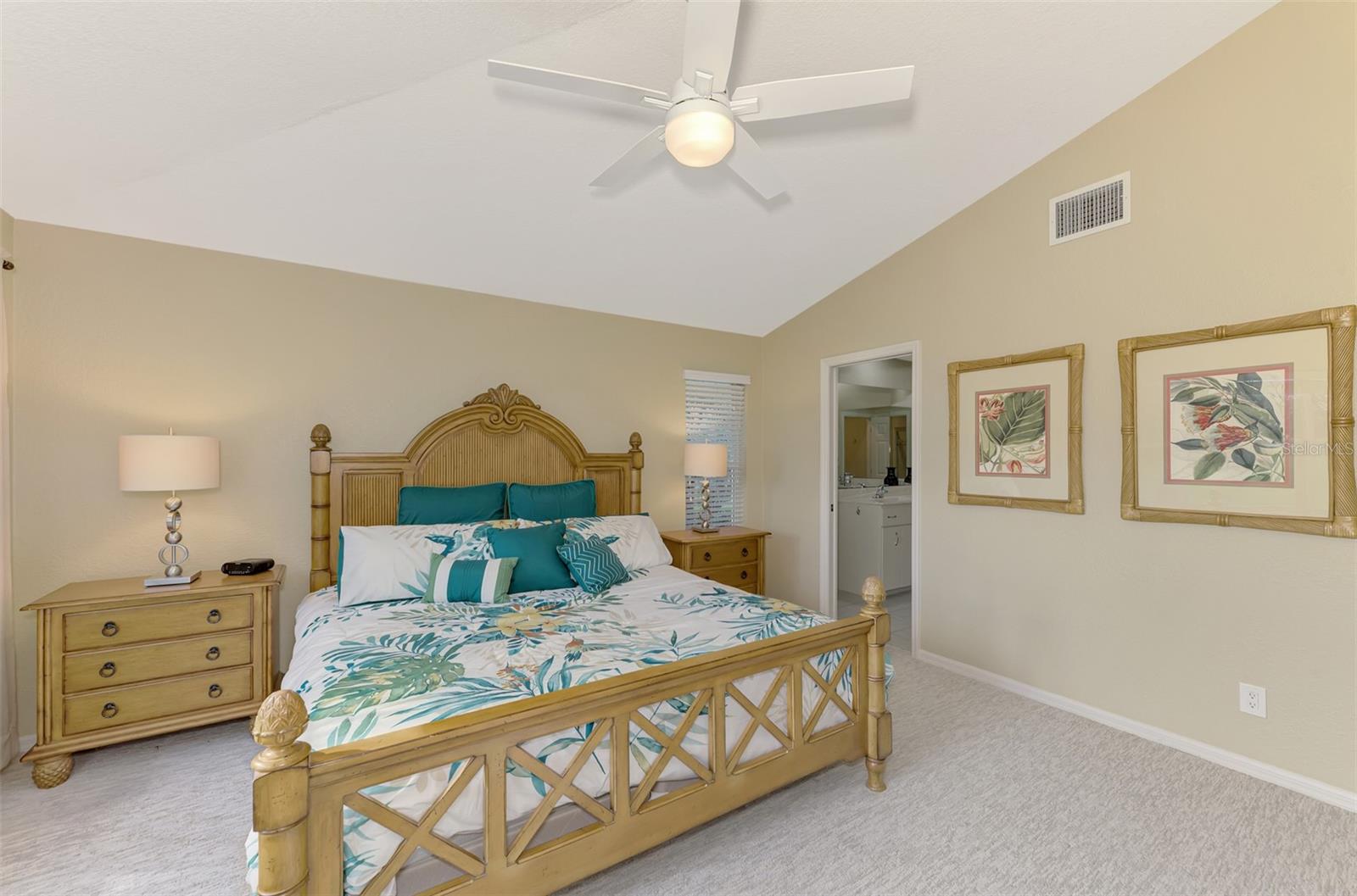 Image 23 of 66 For 14049 Willow Glen Court 242