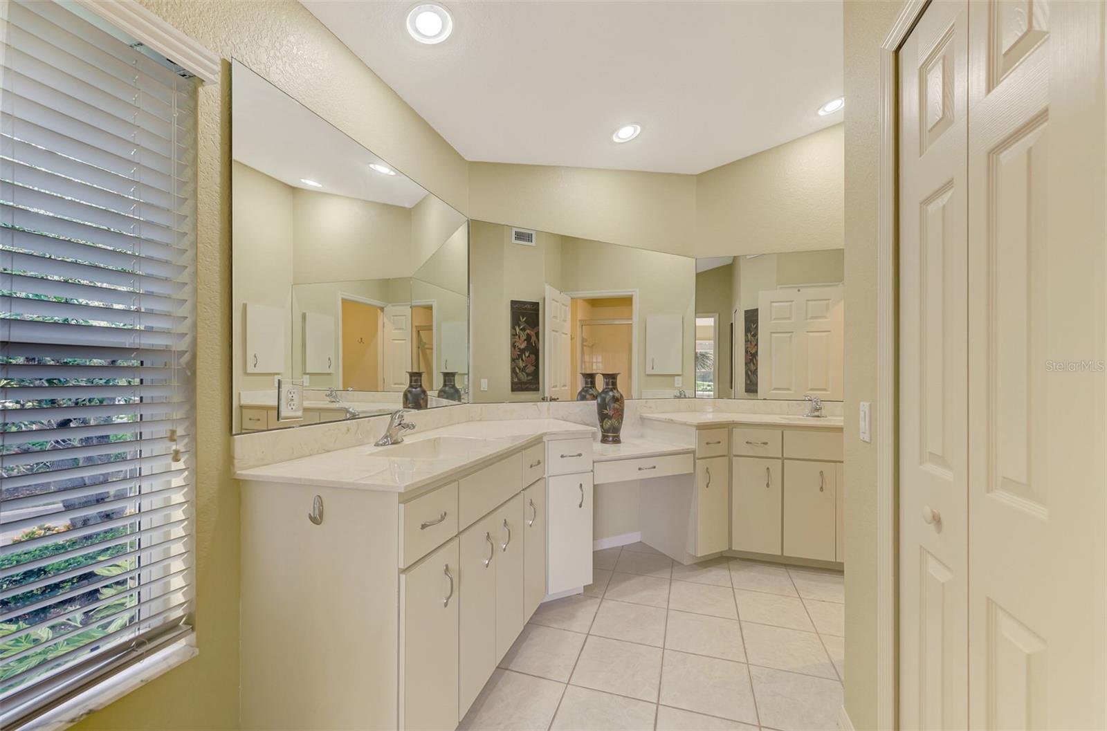 Image 25 of 66 For 14049 Willow Glen Court 242