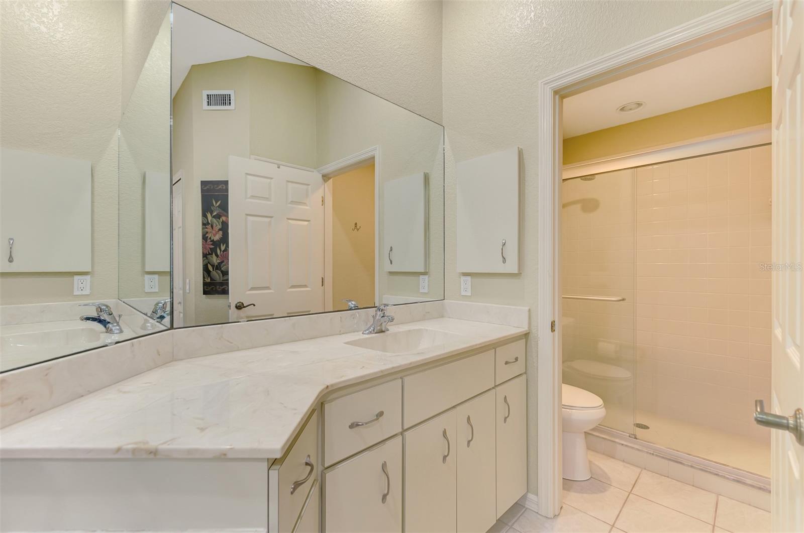 Image 26 of 66 For 14049 Willow Glen Court 242