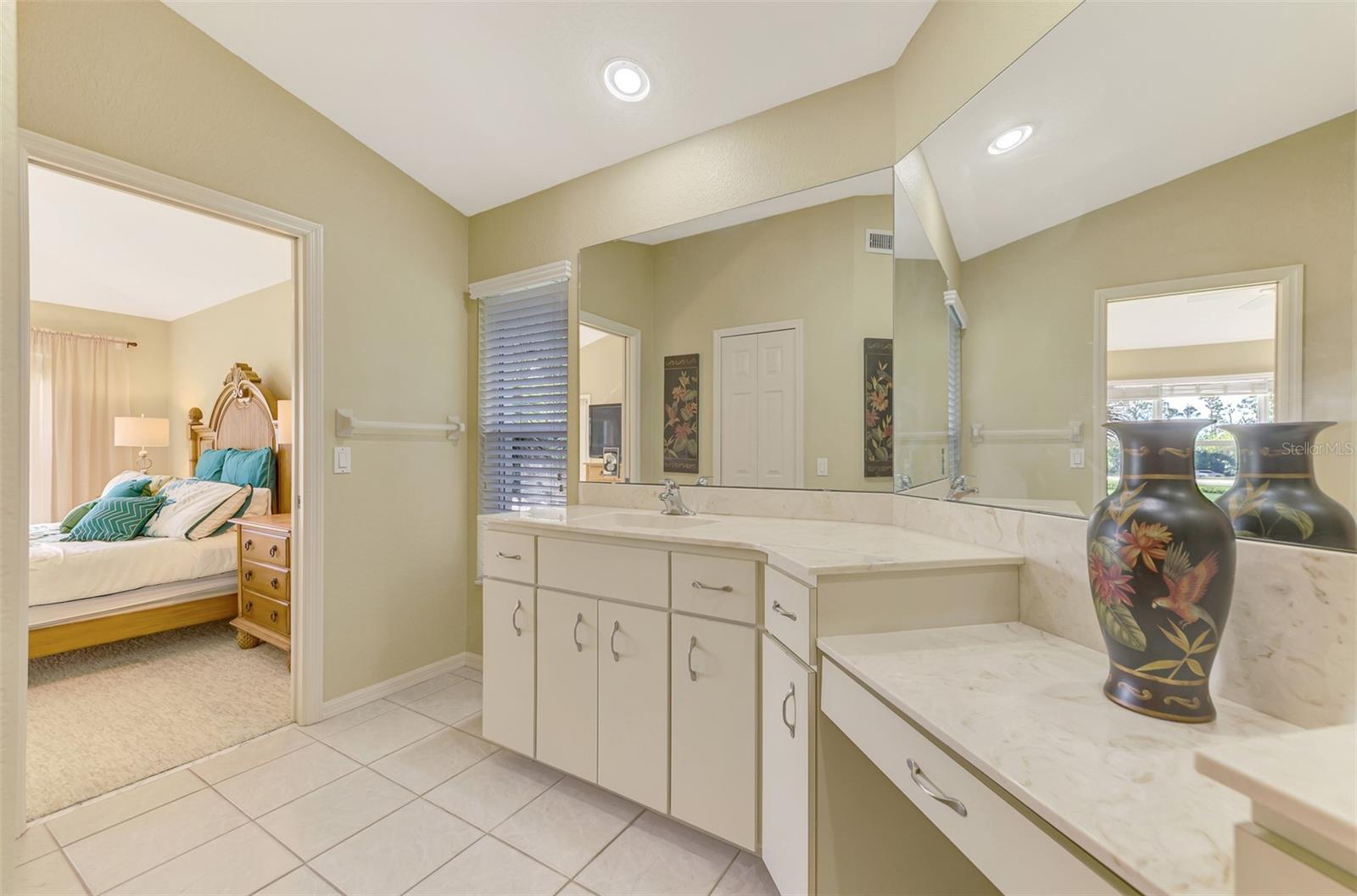 Image 28 of 66 For 14049 Willow Glen Court 242