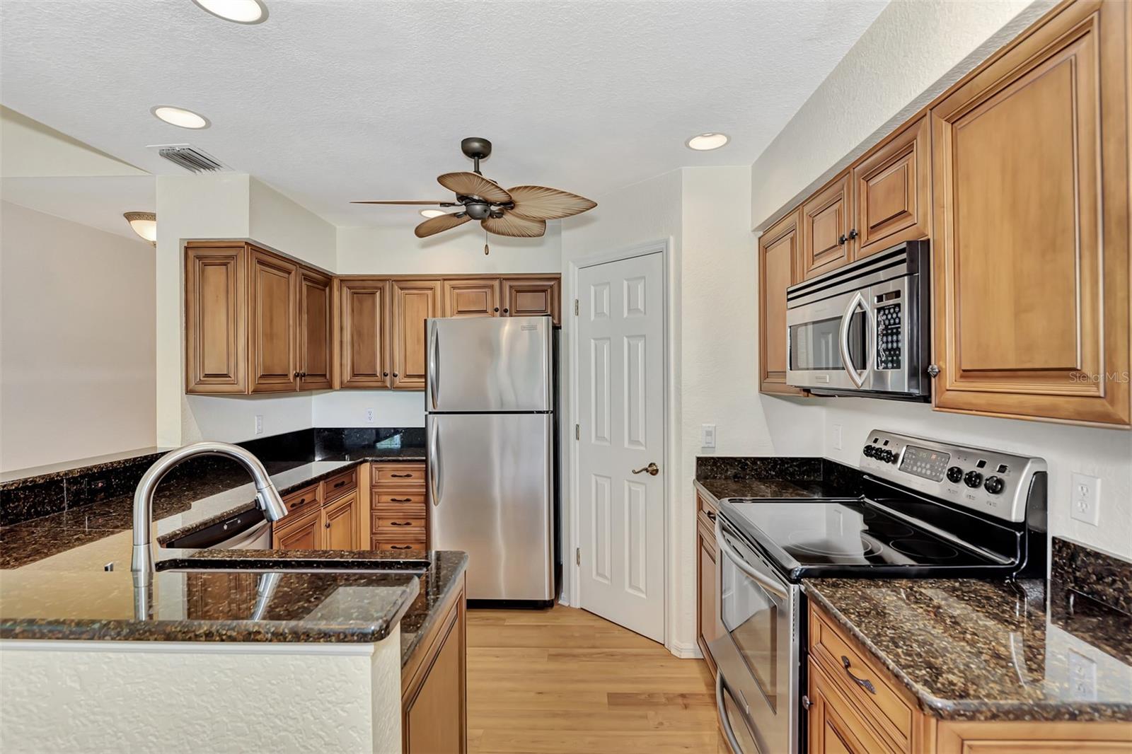 Image 19 of 68 For 14080 Willow Glen Court 233