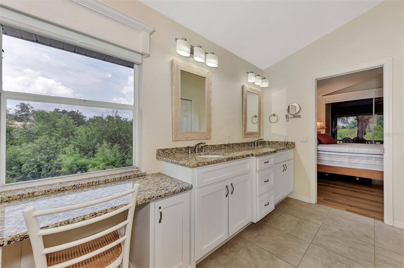 Image 29 of 68 For 14080 Willow Glen Court 233