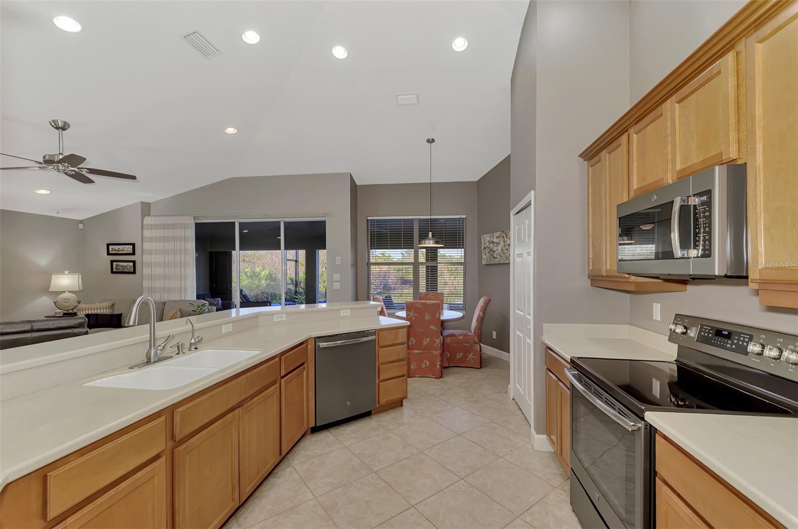 Image 20 of 69 For 14394 Silver Lakes Circle