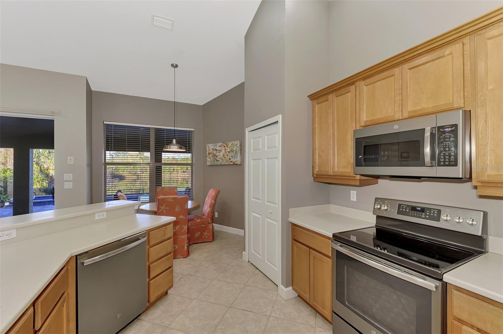 Image 21 of 69 For 14394 Silver Lakes Circle