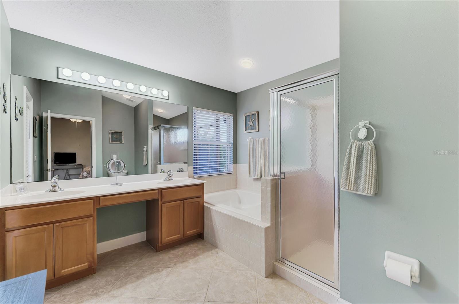 Image 26 of 69 For 14394 Silver Lakes Circle