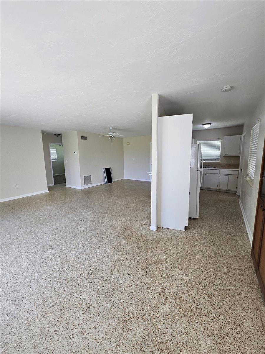 Image 3 of 19 For 2433 Deedra Street