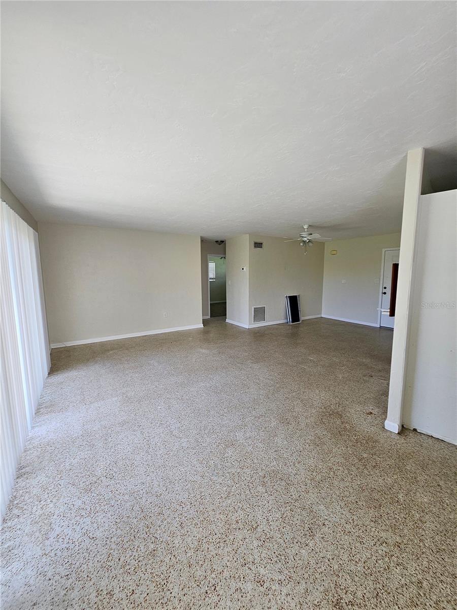 Image 4 of 19 For 2433 Deedra Street