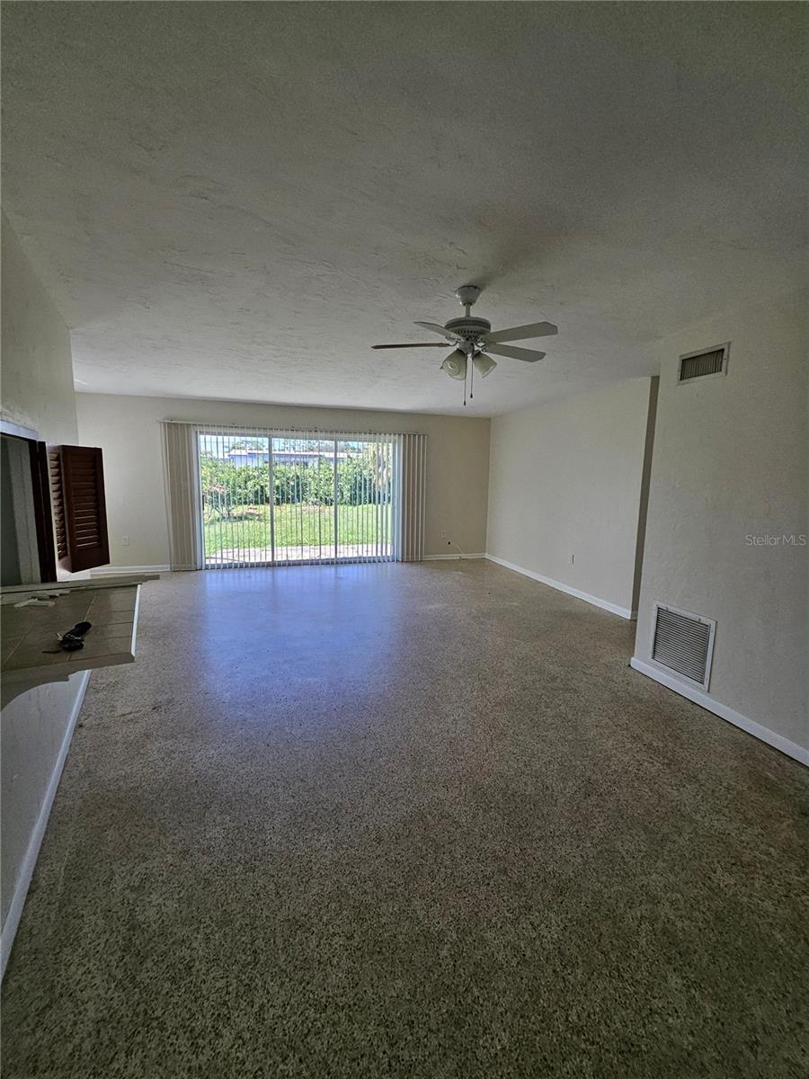 Image 6 of 19 For 2433 Deedra Street