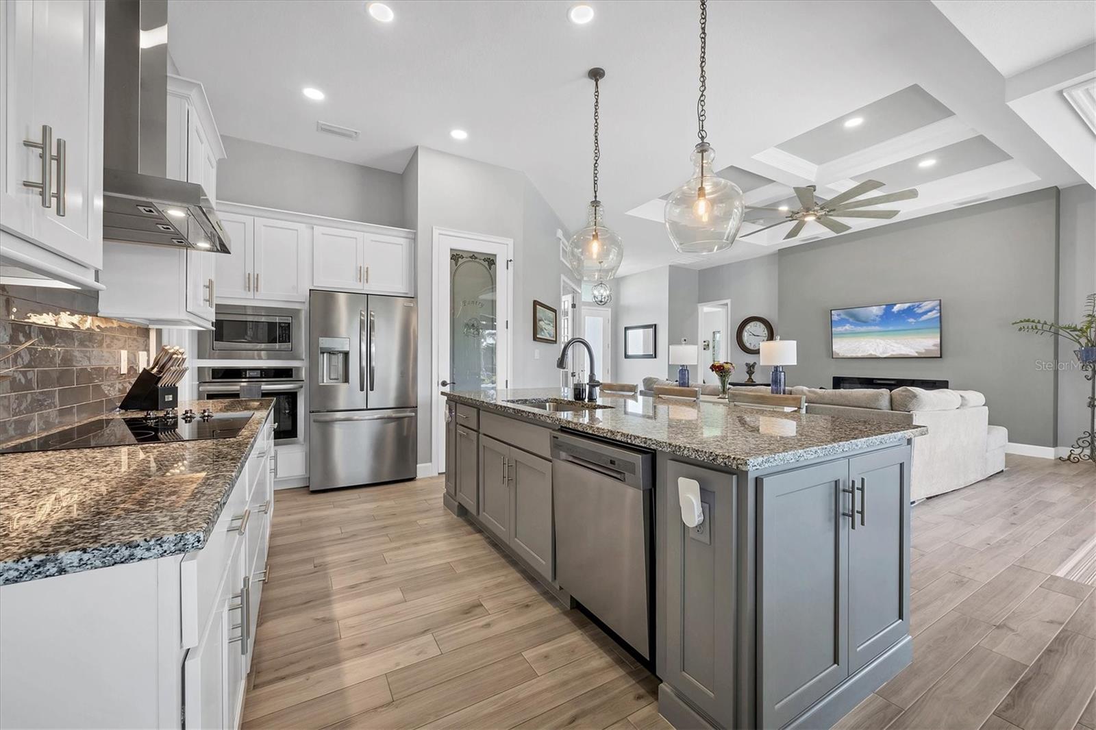 Image 11 of 50 For 15308 Acorn Circle