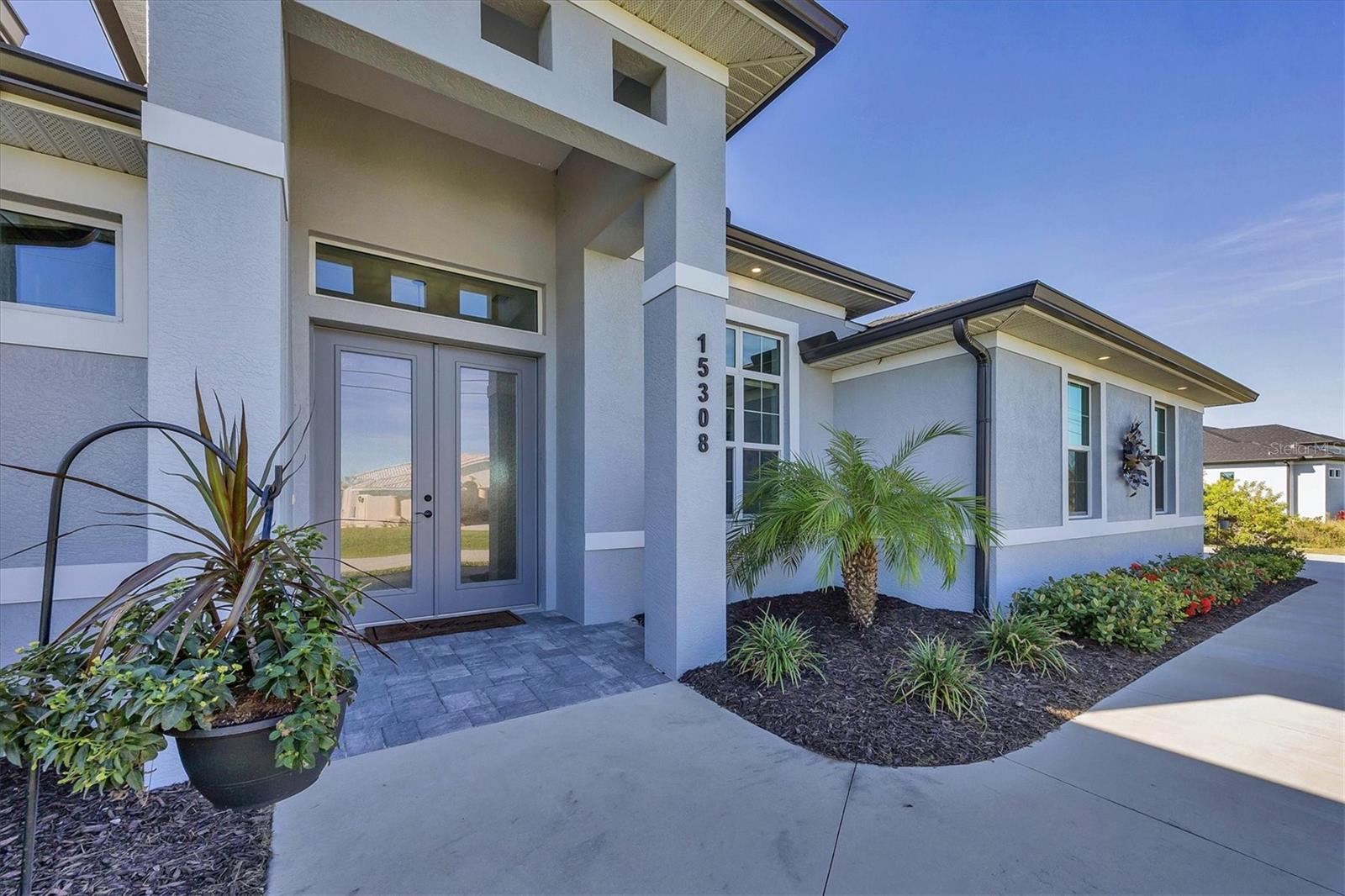 Image 3 of 50 For 15308 Acorn Circle