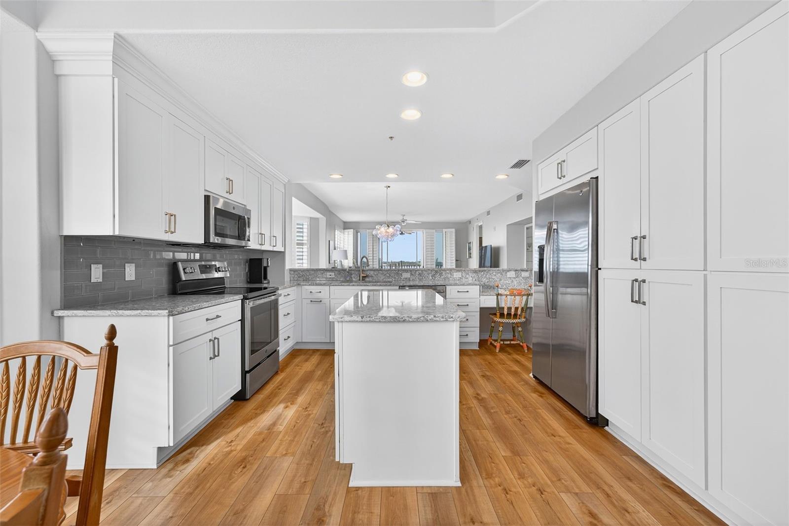 Image 11 of 62 For 242 Hidden Bay Drive 401