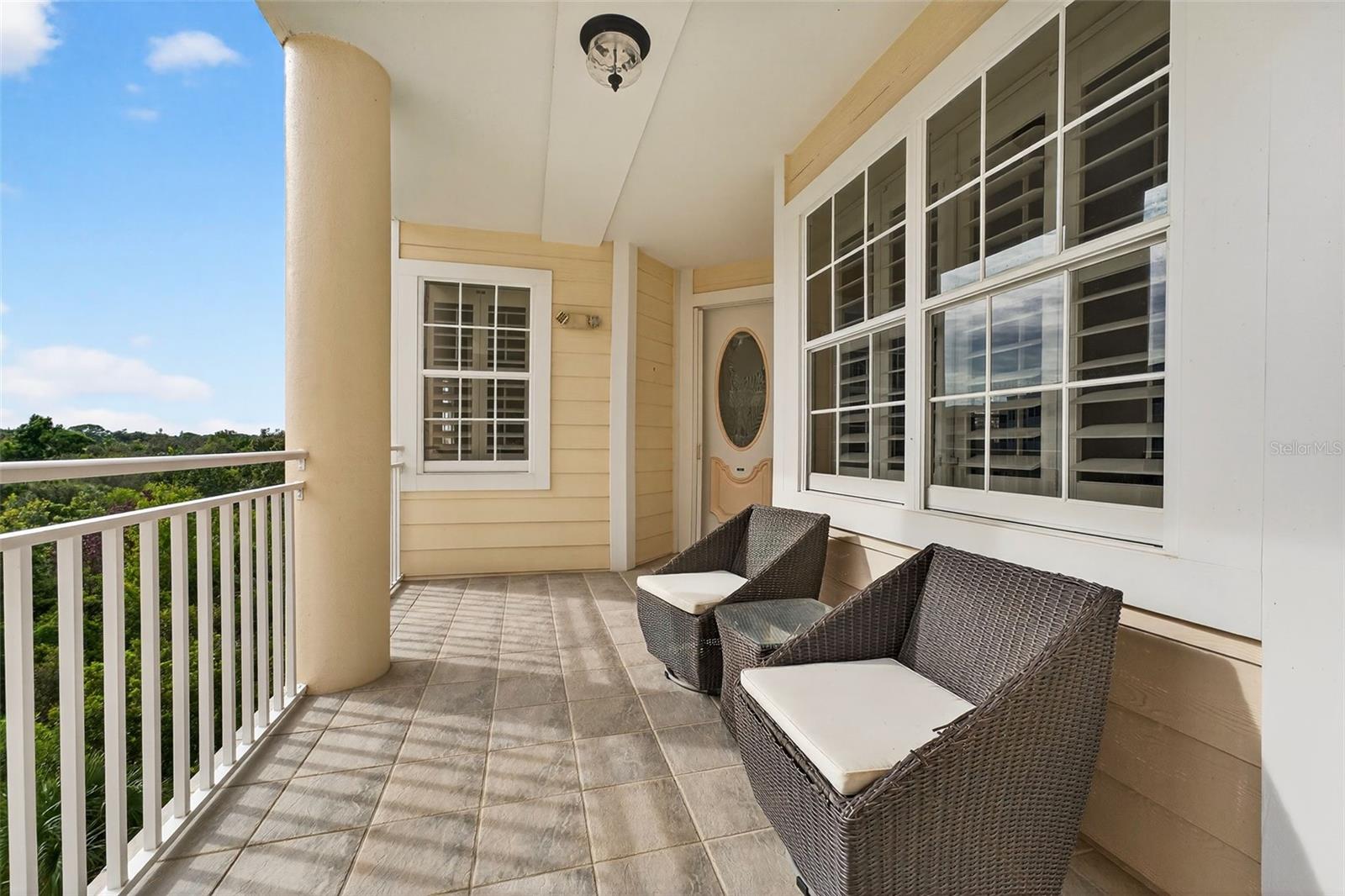 Image 3 of 62 For 242 Hidden Bay Drive 401