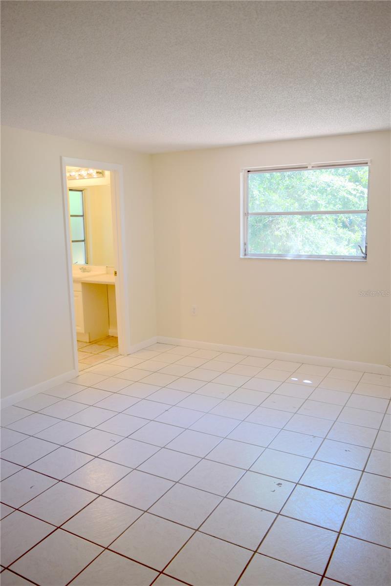 Image 11 of 16 For 1639 Manor Road