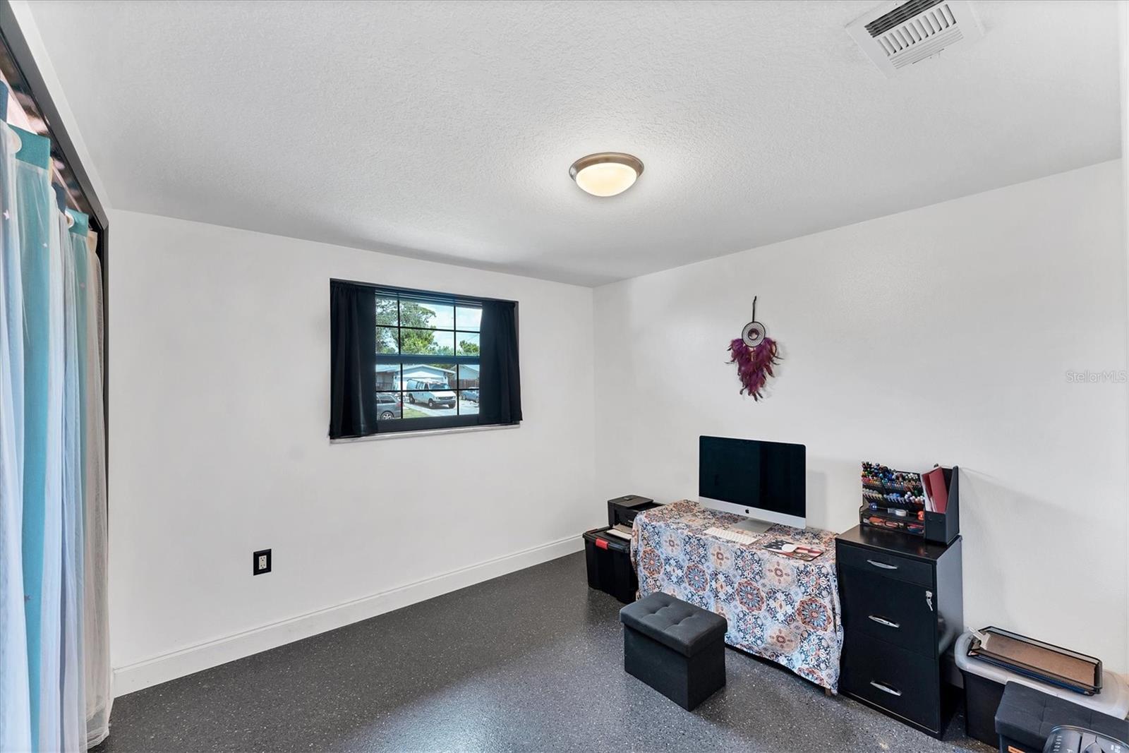 Image 27 of 53 For 1651 Lakeview Place